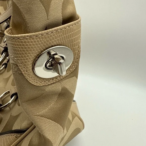 Coach East West Chelsea Op Art Tan Shoulder Bag Signature Tote Bag Pre Owned - Picture 7 of 9